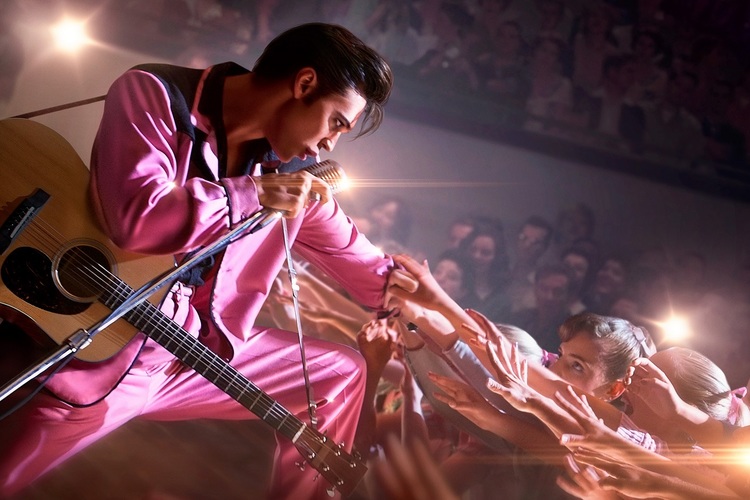 激レア ロッキングスターライトバンク　エルヴスプレスリー好きさんにも あのエルヴィス・プレスリーが可動フィギュア化！ラスベガスでの