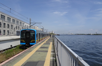 ガソリン高を乗り越えろ！いま乗ってみたいローカル鉄道3選②　京浜工業地帯を走る「JR鶴見線」